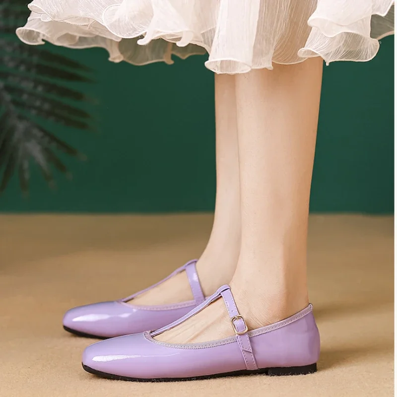 Patent Leather T-strap Mary Janes Shoes Women Shiny Glossy Vintage Flats Loafers Female Square Toe Soft Elegant Black Shoes