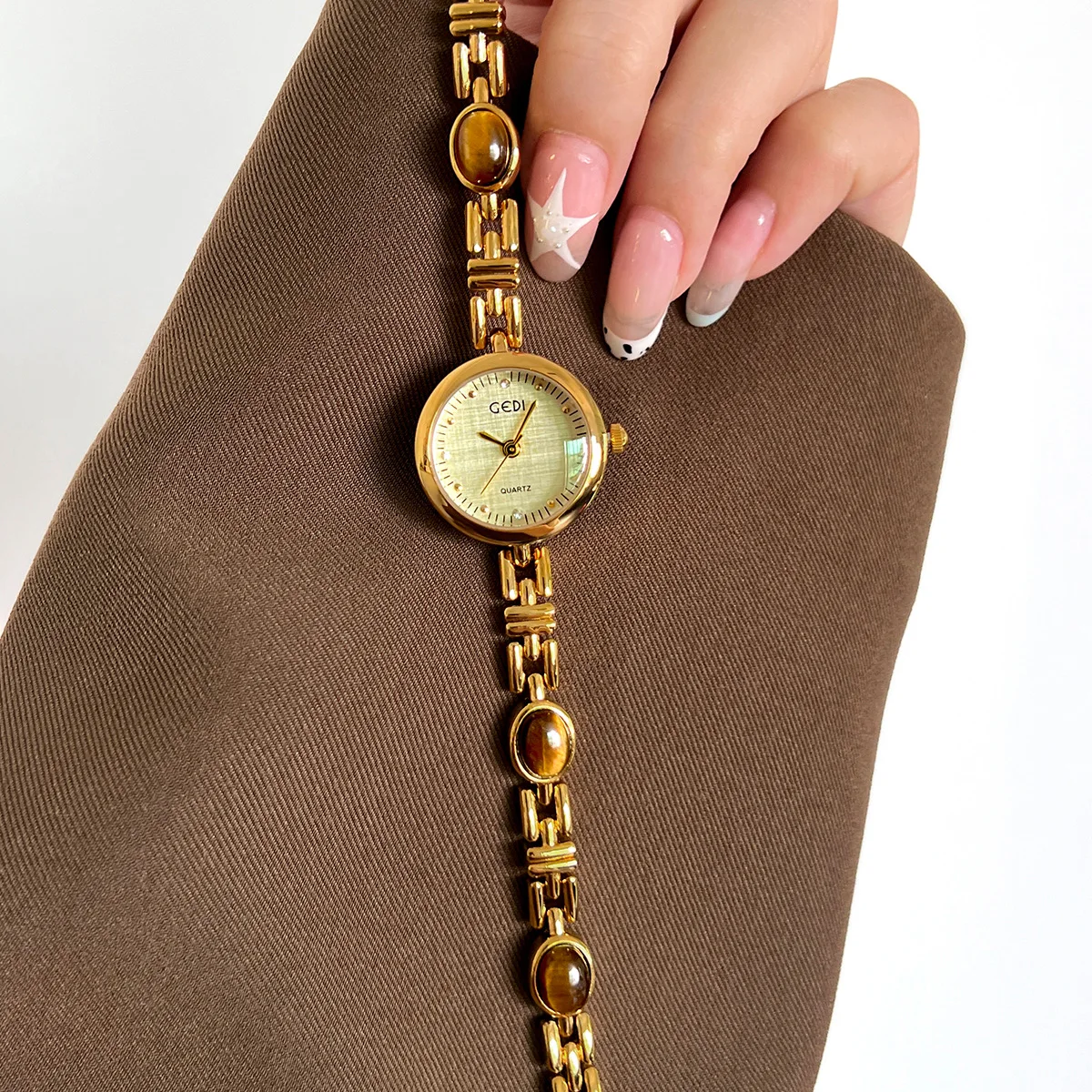 GEDI Luxury Gold Women Watches Natural Green Jade Bracelet Women's Wristwatch Simple Small Dial High Quality Quartz Clock Gifts