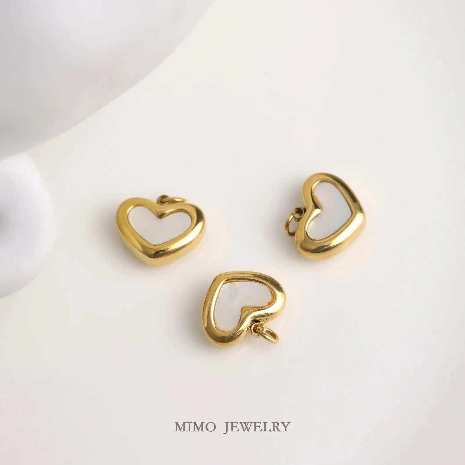 1pcs Titanium Steel Gold-plated Love-shaped Fritillary White Shell Charms For Jewelry Making DIY Bracelet Accessories Findings