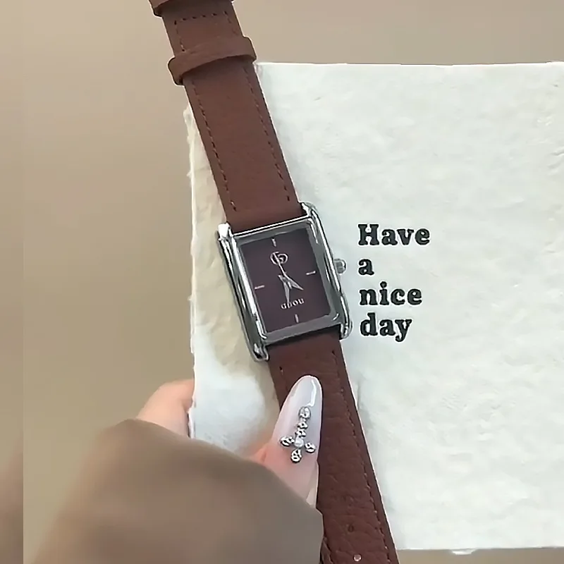 ساعة كوارتز نسائية جديدة بحزام جلدي ساعة نسائية أنيقة مستطيلة جديدة كوارتز ساعة عصرية اختيار راقي من الساعات. #5