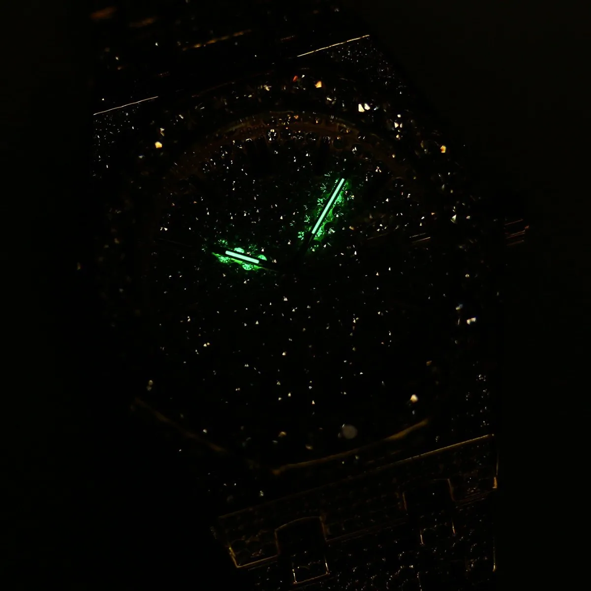 2026 Luxury Diamond Men's Watch High Quality Hip Hop Men's Quartz Watch Ice Sensation Men's Watch view 4
