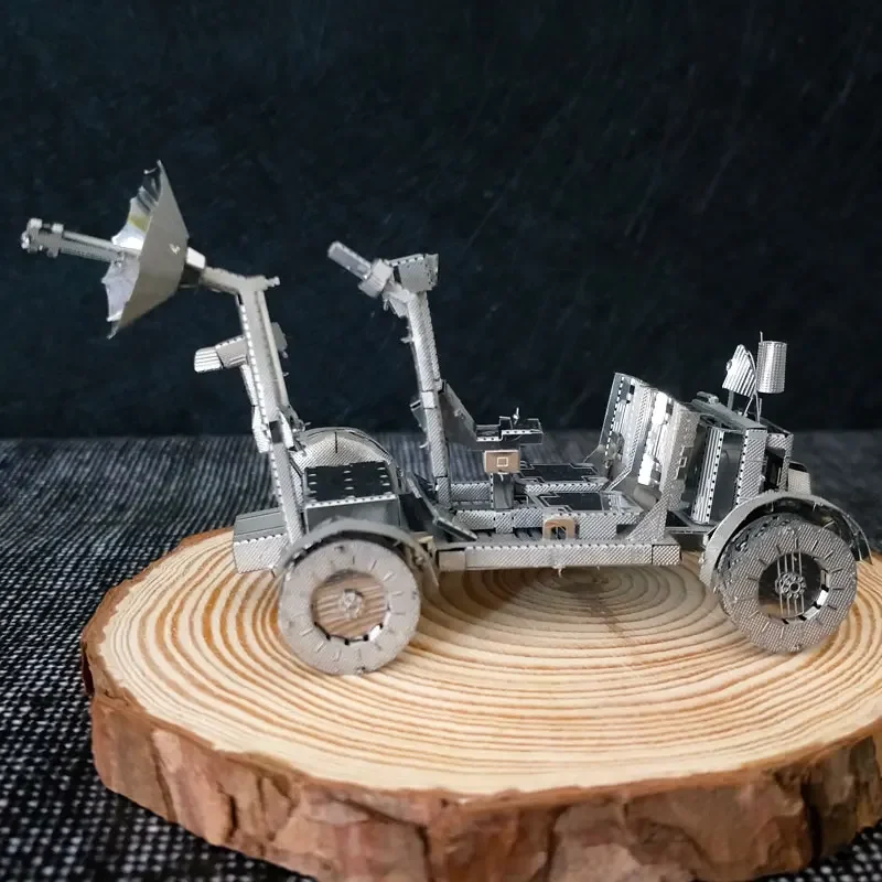 Semua logam baja tahan karat DIY Model perakitan 3D tiga dimensi lem bebas Nano Puzzle Apollo Lunar Rover Crown