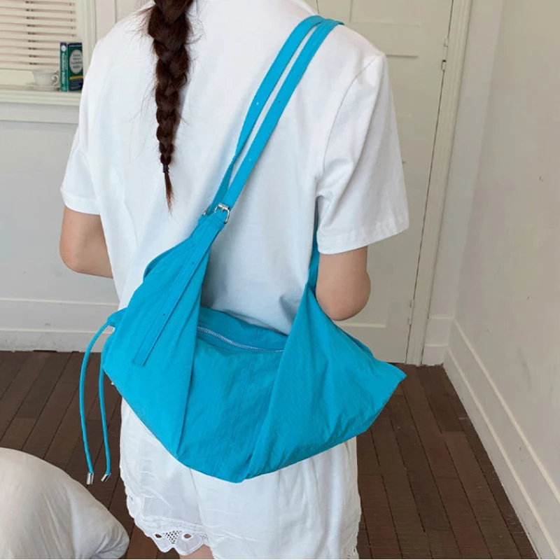 Hobos Halbmond-Dumpling-Form Umhängetasche, Koreanische Damen-Schultertasche, Japanische Minimalistische Casual Pendler-Reisetasche – Detail 7