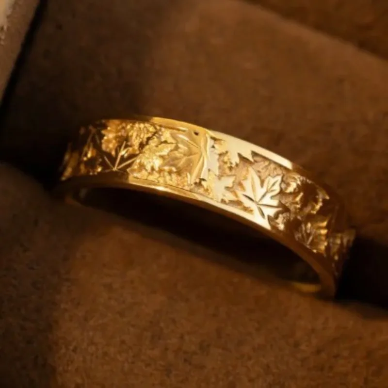 Classic relief cameo maple leaf  rings for women light luxury without inlaid luster ring couple's banquet fine jewelry gift