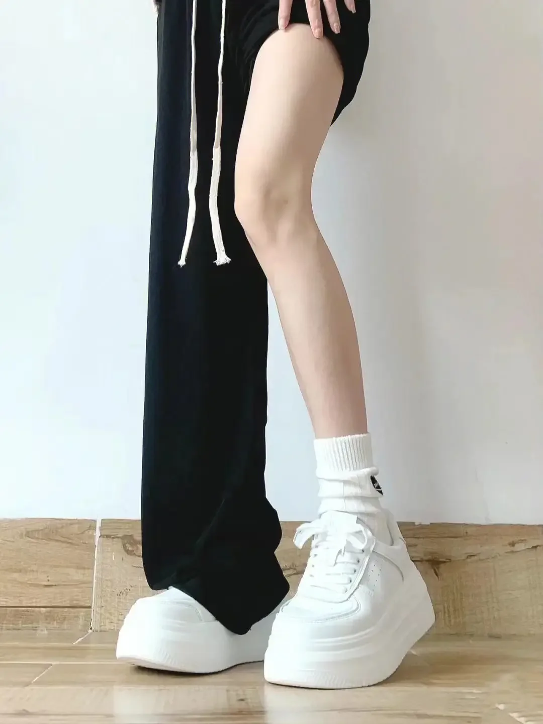 White Sports Shoes Korean Women Platform Sneakers Casual Harajuku Tennis Female Vintage Vulcanize Designer Footwear