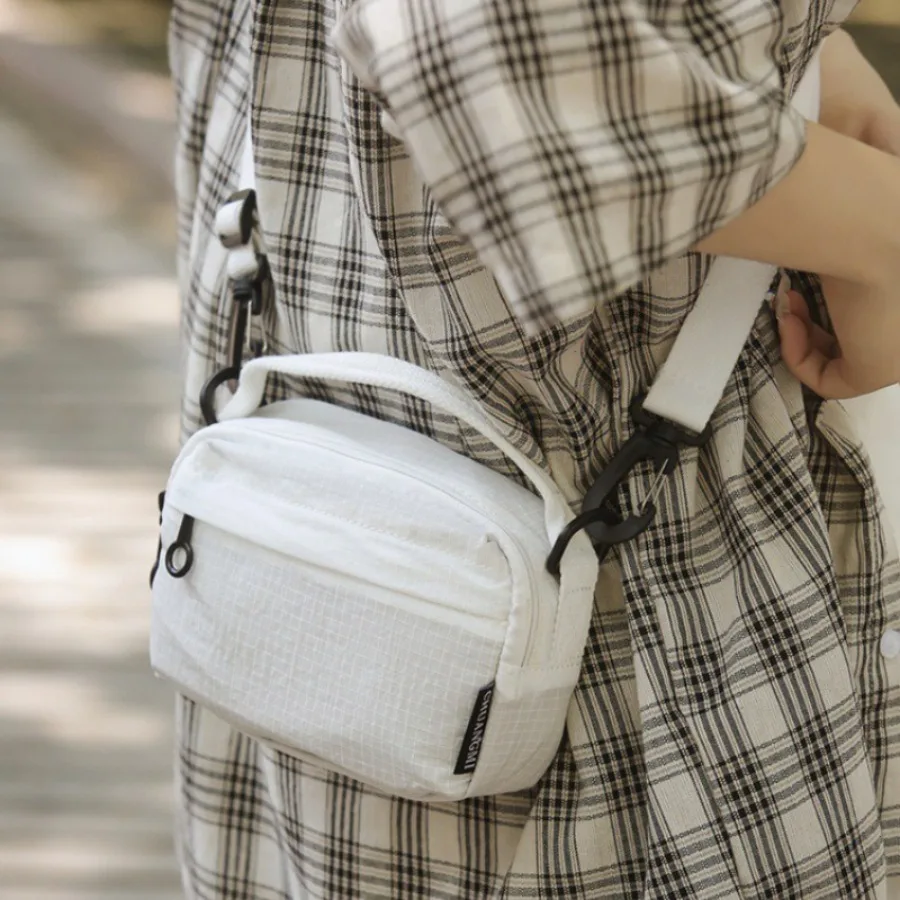 

Новое поступление 2026, легкая нейлоновая тканевая сумка на плечо, повседневная минималистичная тканевая сумка через плечо, дорожные компактные квадратные сумки