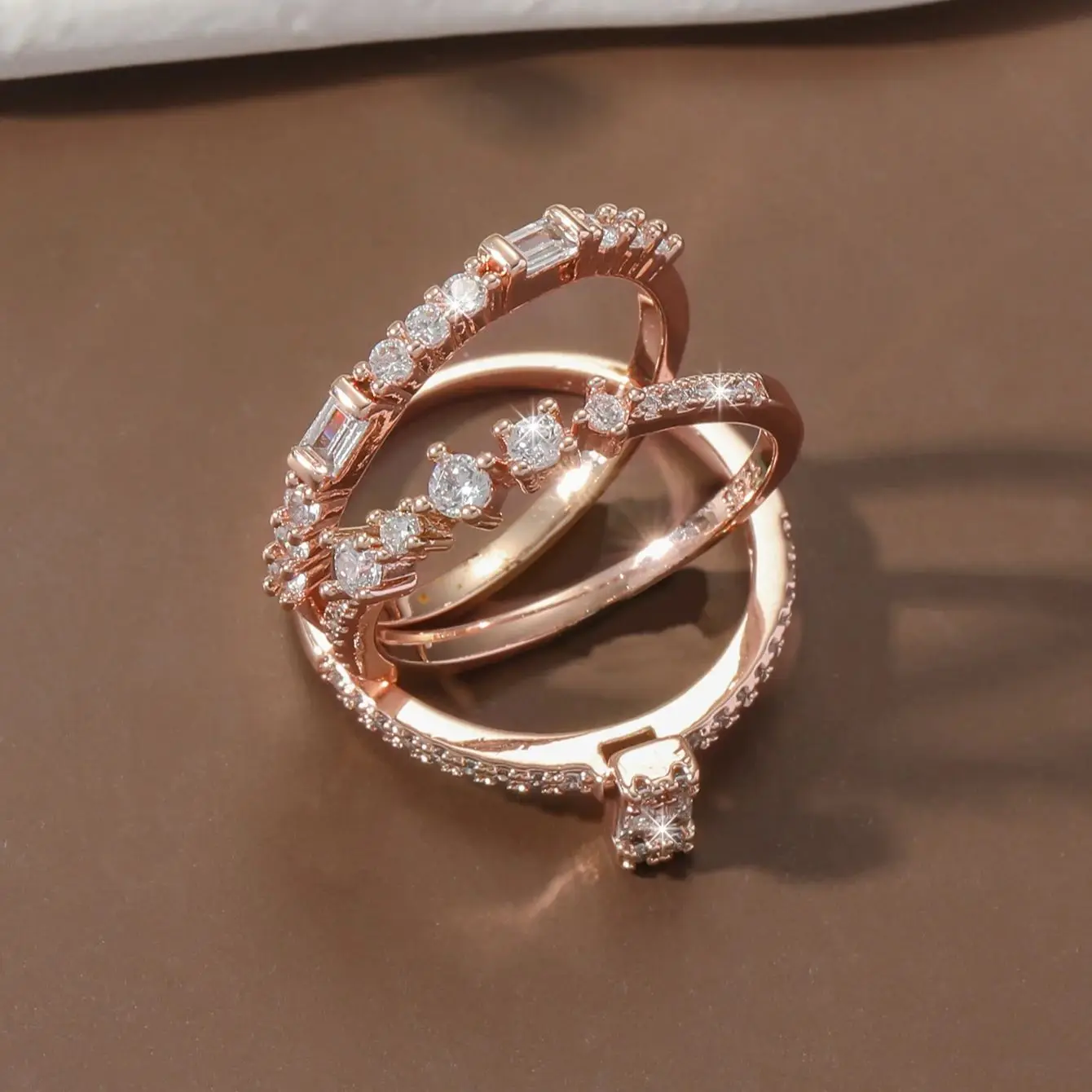 Ladies simple, elegant and elegant 3 18-karat plated rose gold fashion surprise gift ring set