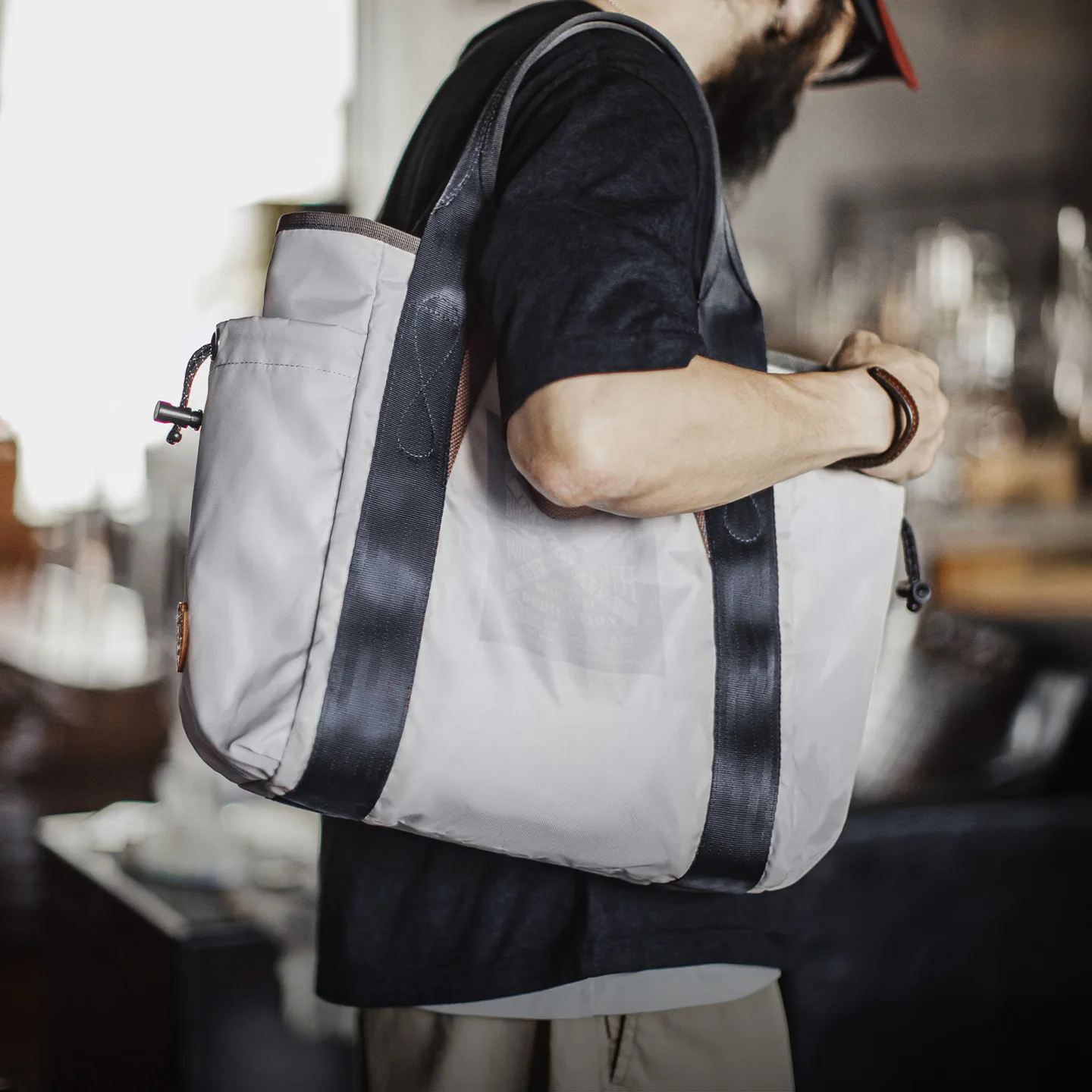 Maden Men's Tote Bag Waterproof Large Capacity Laptop Shoulder Bag Casual Business Commuter Handbag Solid Color for Daily Use