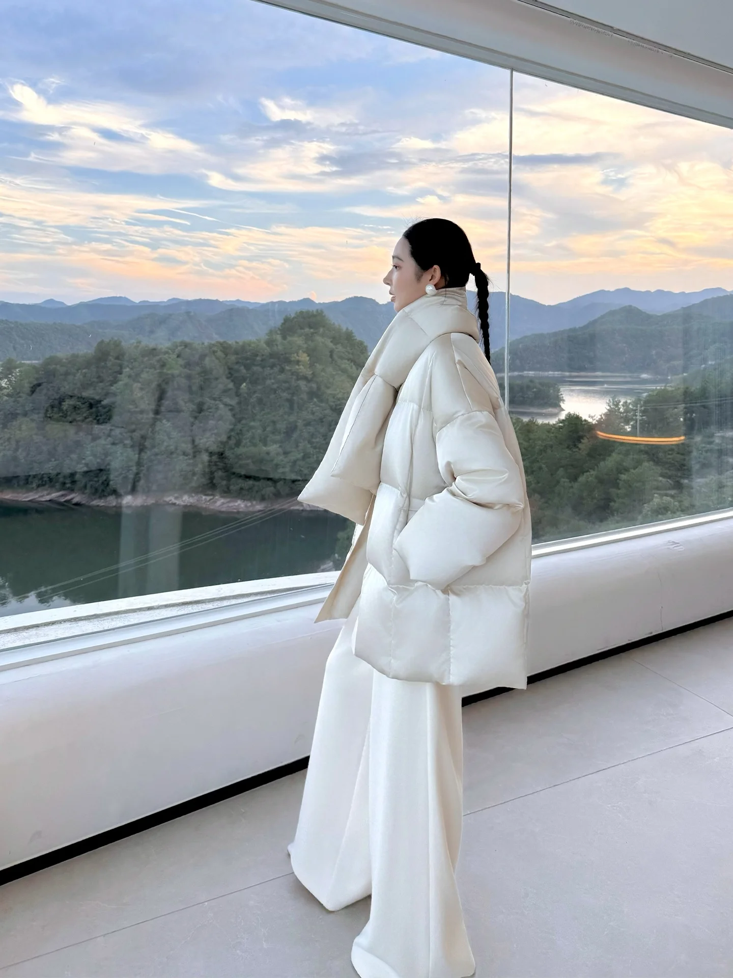 

Женская зимняя куртка ALIN средней длины из шелкового пуха, объемная, повседневная, свободного кроя, 90% пух, полиэстер, на молнии