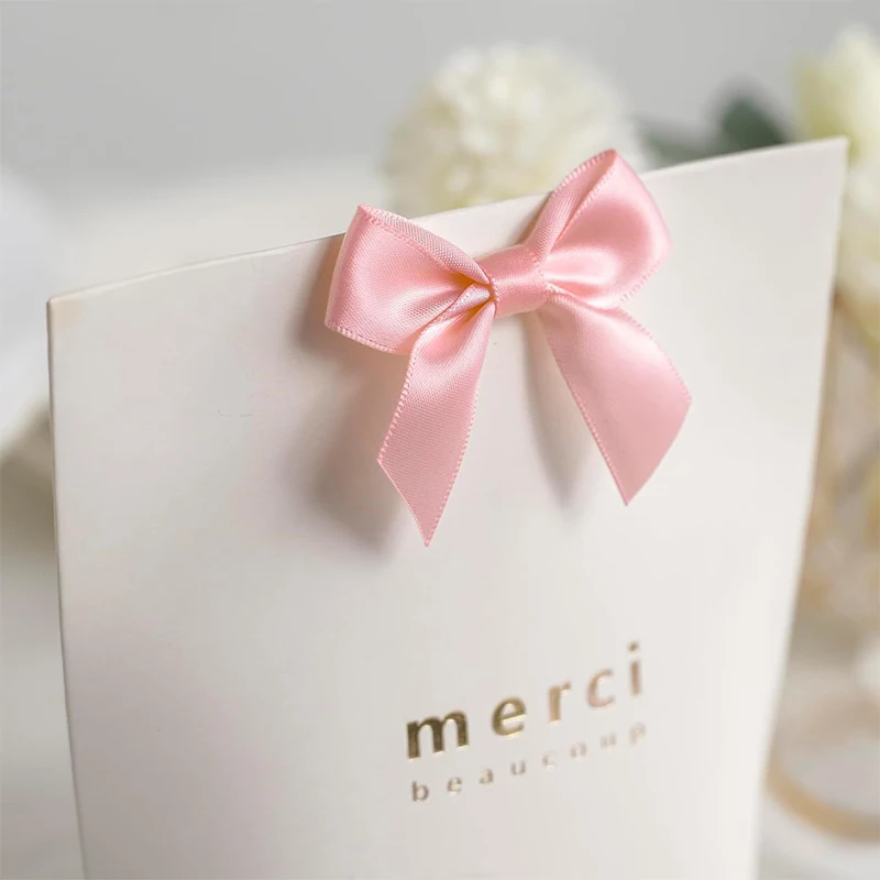 10/30/50 Stück handgefertigte Schleife mit selbstklebender Rückseite für Weihnachtsgeschenkbox, Blumendekoration, handgefertigtes DIY-Kleidungszubehör – Detail 4