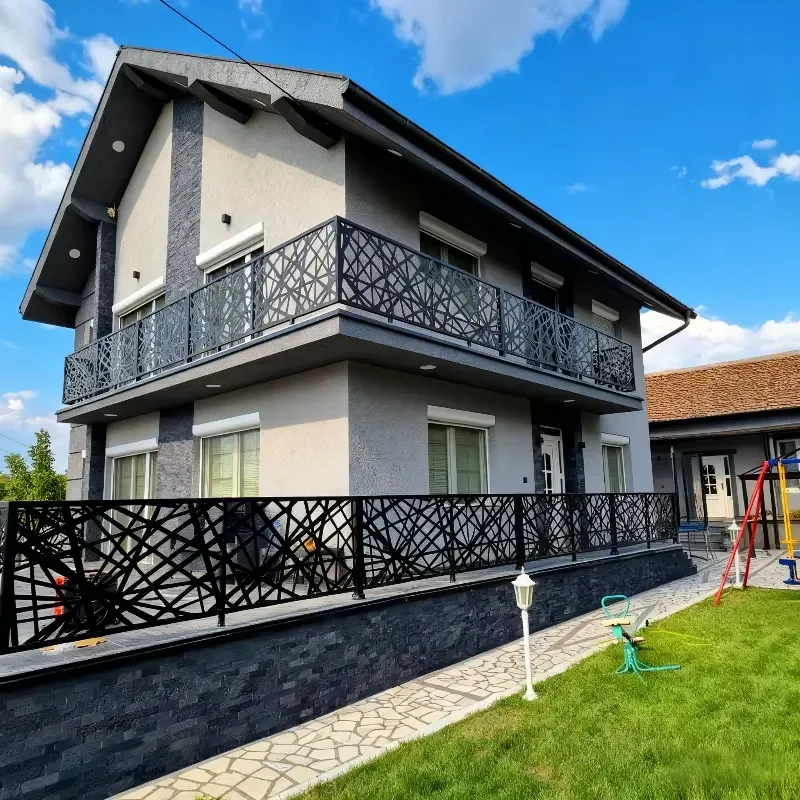 Privacy CNC Cut Aluminum Fence with Integrated Sound Absorbing Panels for Urban Residential Backyards