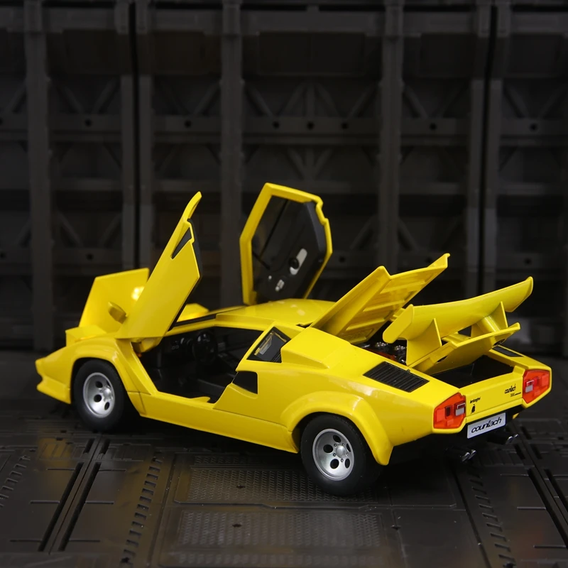 CCA 1:24 Lamborghini Cantash LP500S adorno de modelo de coche de aleación, puertas y capó de motor, maletero se puede abrir para juguetes para niños