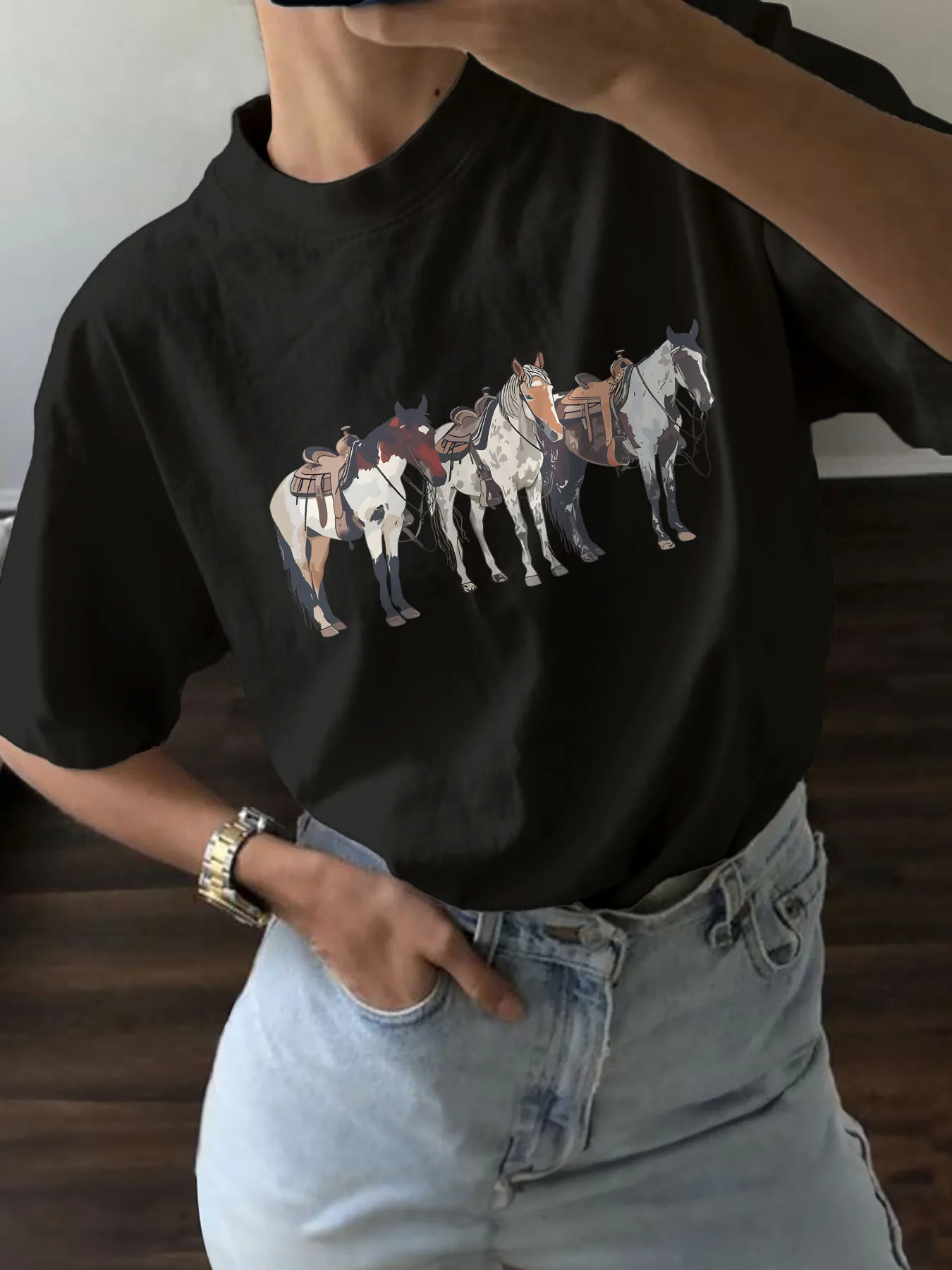 Футболка с короткими рукавами и круглым вырезом с принтом лошади Футболка с короткими рукавами и круглым вырезом