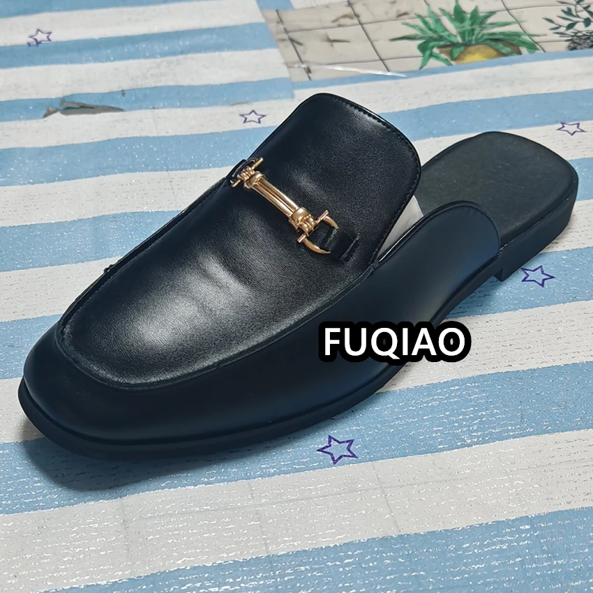 

Casual Mules Men Leather Loafers Metal Decoration Solid Color Slippers Fashion Male Flats Lazy Penny Shoes Half Drag Sandals