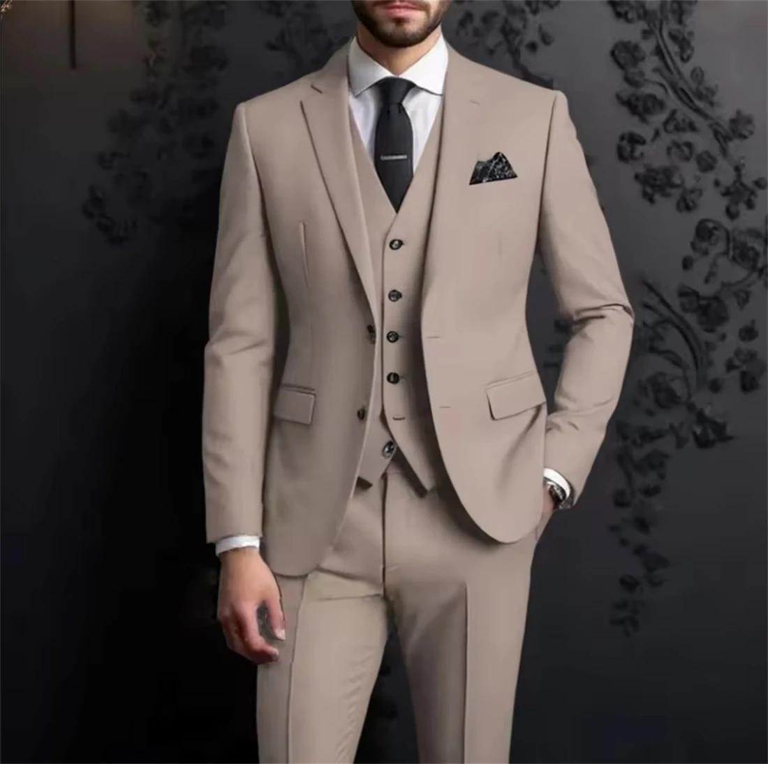 

Tailor-Made Suits for Men Premium 3 Pieces Slim Fit Groomsmen Wedding Dinner Party Tuxedo (Jacket+Vest+Pants)