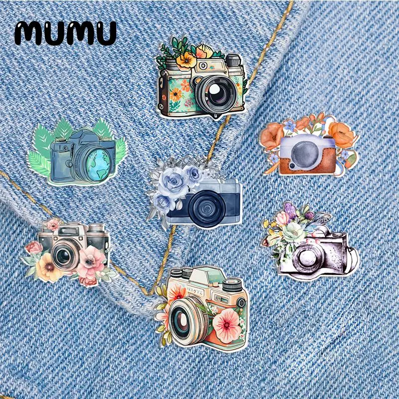 2023 New Floral Camera Lapel Pin Love Photograph Acrylic Brooches Handmade Epoxy Jewelry Shirt Bag Badge