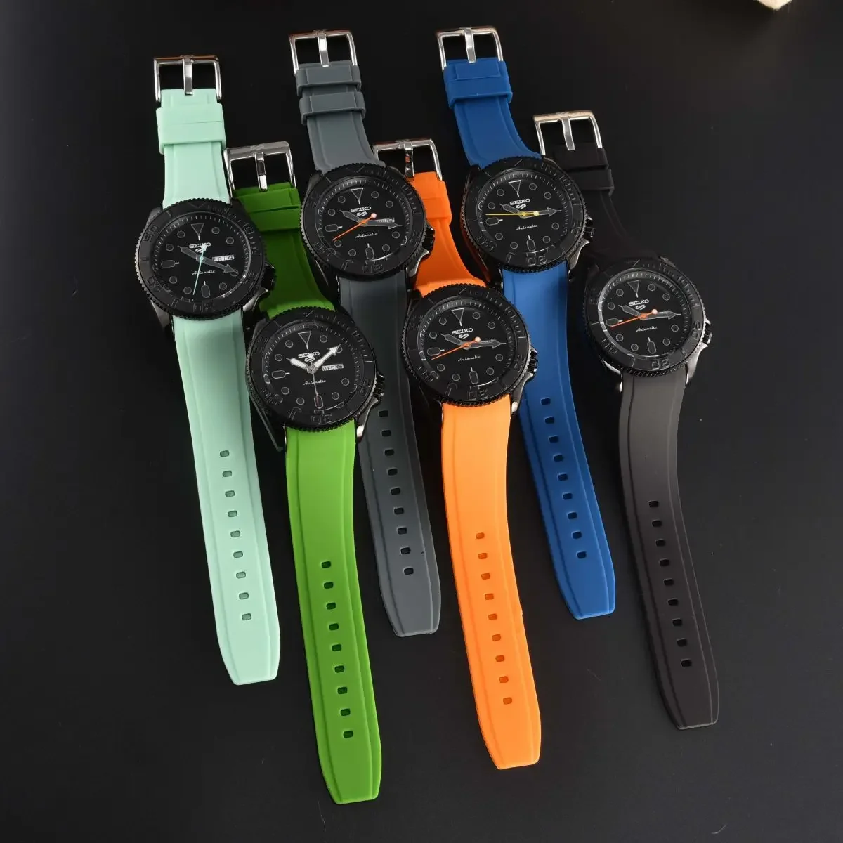 Fashion Casual Mens Quartz Watch Seiko Three-pin Dial  Designer Wristwatch for Male Sport Waterproof High Quality Silicone Strap