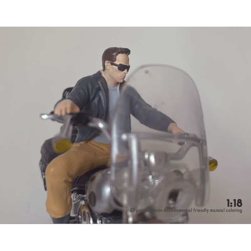 1:18 Model Resin Painted Heavy locomotive Motorcycle Male Driver Cool GuyScene Accessory DIY Miniature Figure Collection Display