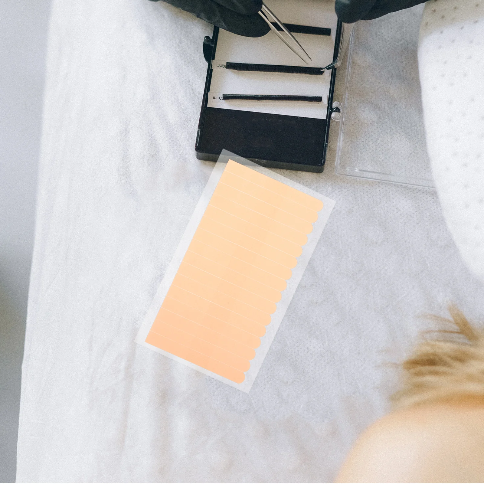 10 folhas de fita de extensão de cílios, processo fino, fácil de rasgar, tiras de levantamento pré-corte para enxerto de cílios, ferramentas de maquiagem para os olhos