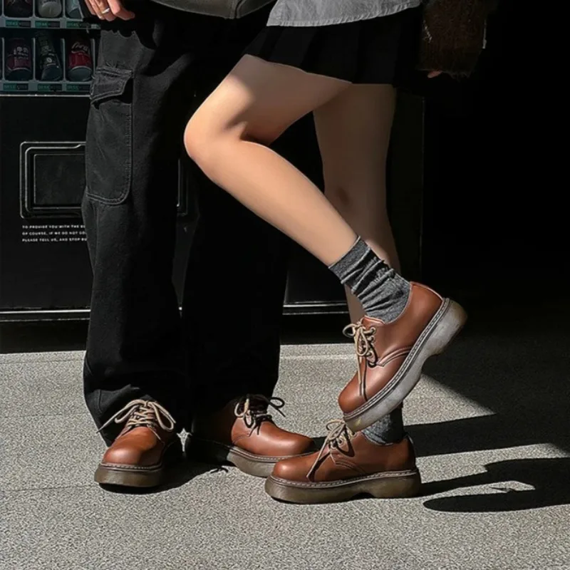 

Brown Couple Leather Shoes Platform High Quality Designer Platform Casual Men Leather Shoe Outdoor Fad Cozy Men Shoes Zapatillas