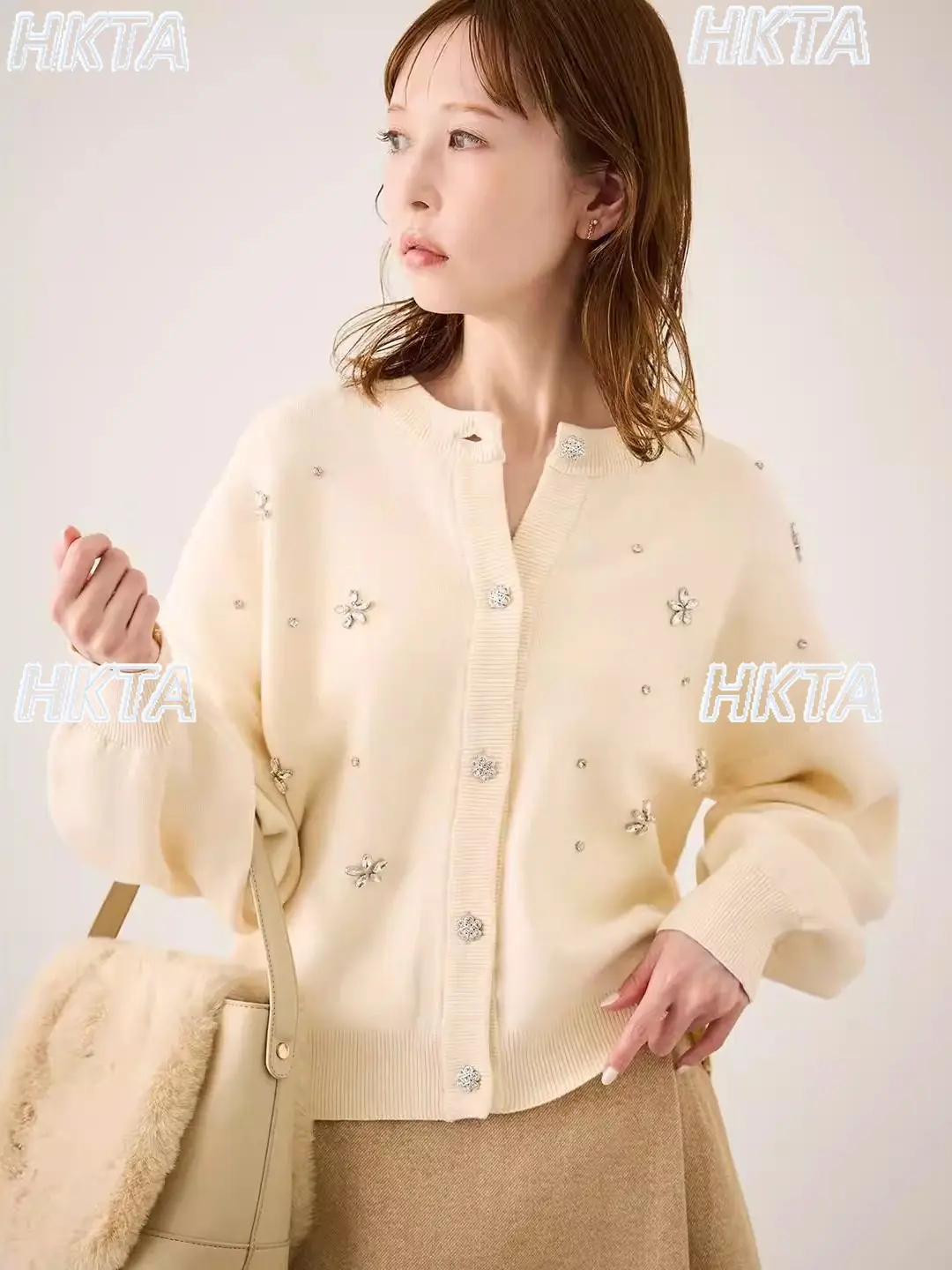 

Японский зимний свитер-кардиган из трикотажа с круглым вырезом, свободного кроя, на пуговицах, с длинными рукавами, для женщин