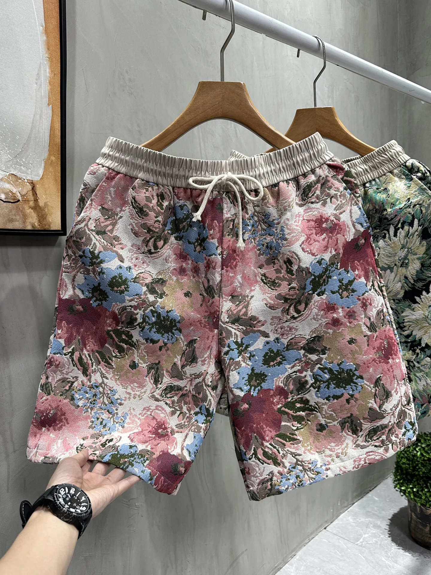 

American Fashion Men's Jacquard Shorts Summer Casual Loose High Street Drawstring Flower Pattern Male Retro Knee-Length Shorts