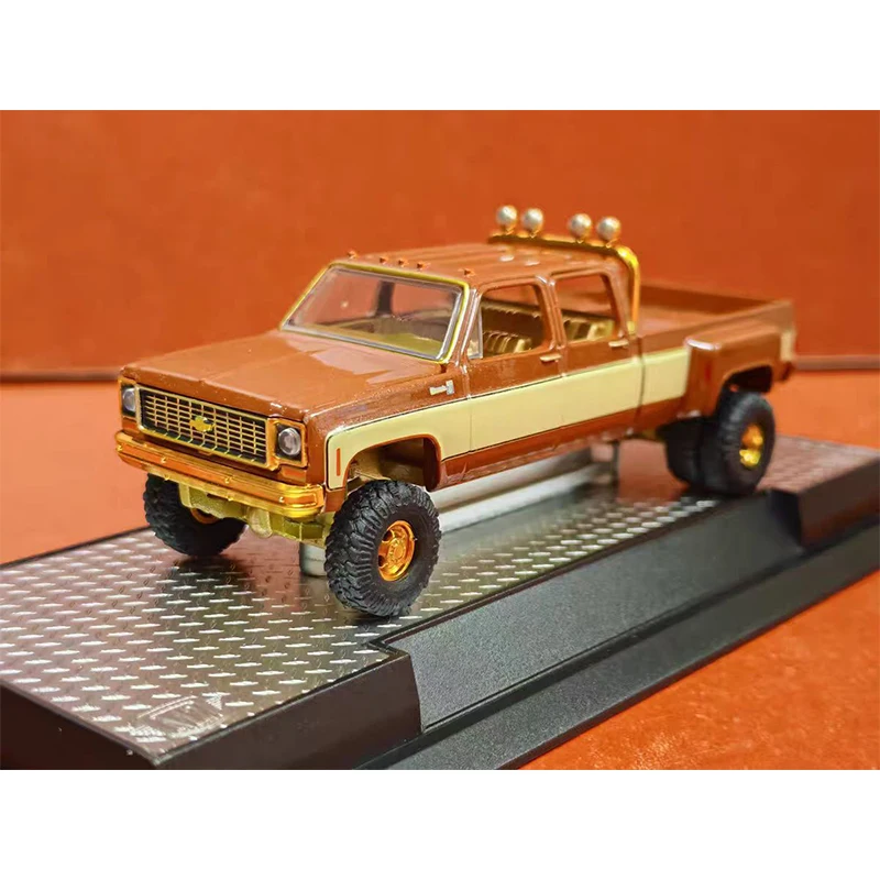 

M2 1:64 Extended Version of Pickup Truck Series Diecast Model Alloy Car Child Christmas Gift Collect Ornaments