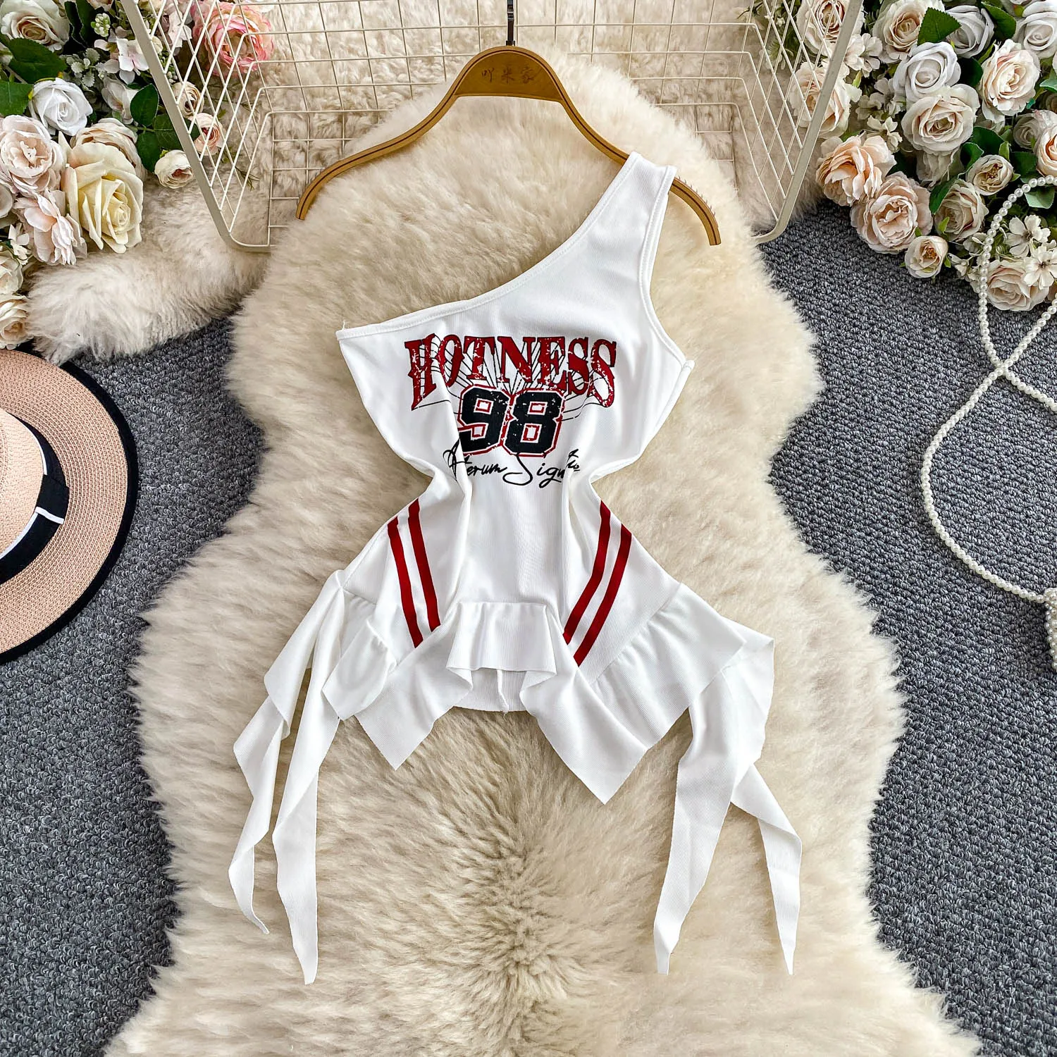 

Женские топы на одно плечо с косым вырезом, рубашки с буквенным принтом, асимметричная лента с оборками, модные шикарные футболки в стиле панк для мотоциклистов