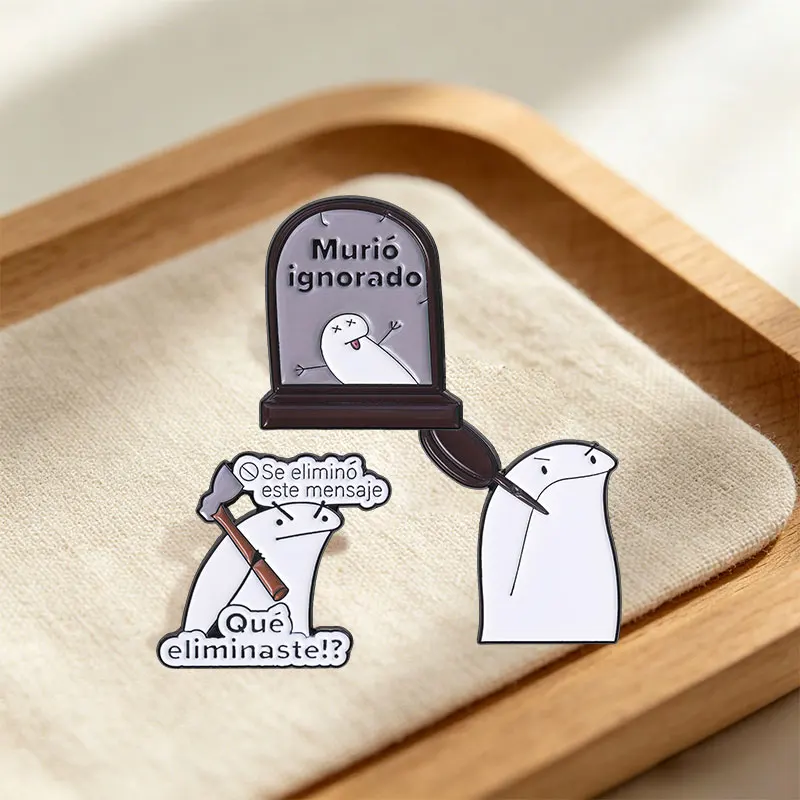 Pin de esmalte de meme de Flork lindo con citas divertidas en español, Broche de solapa de Flork con hacha y lápida, Joyería de regalo