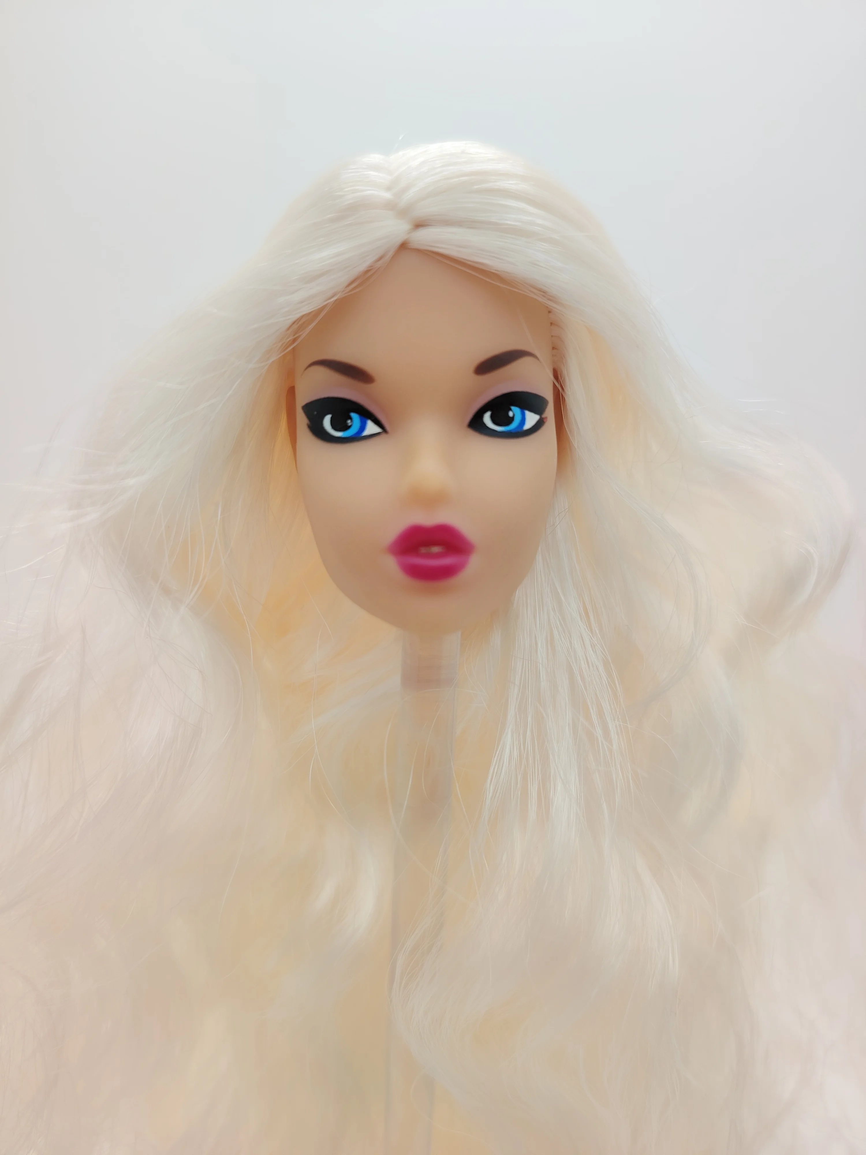 

Fashion Royalty 1/6 Scale Blonde Hair Rerooted Dynamite Girls Female Doll Head