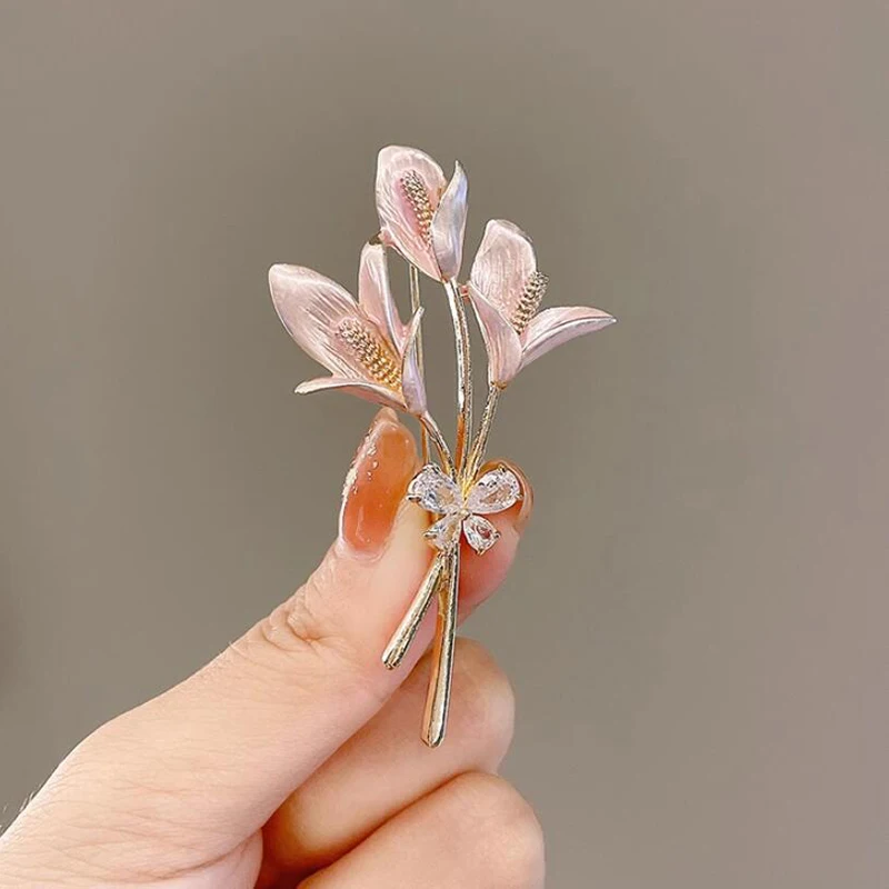 Hot Crystal Flower Brooch Lapel Pin Rhinestone Jewelry Female Wedding Pins Large Brooches For Women Corsage Clothing Accessories