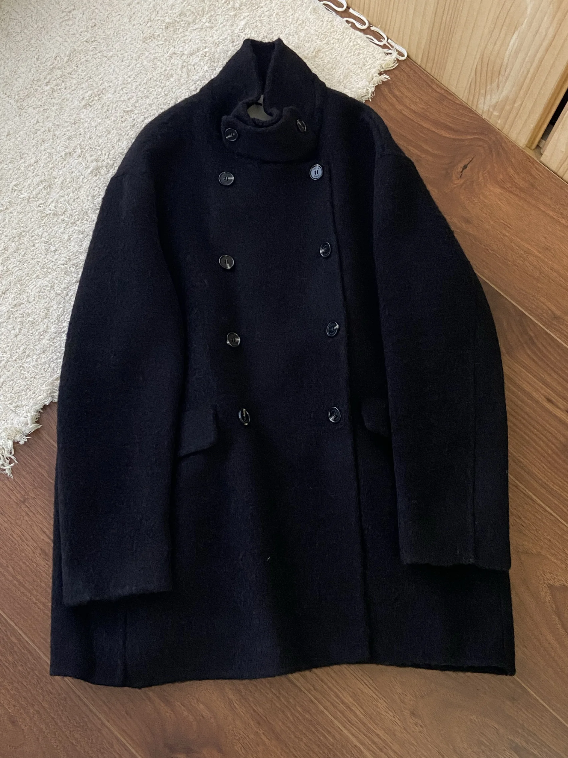 

Лучшее ношение шерстяного пальто Ever SuLi Camel Hair Шерстяное пальто Осень Зима Must Have Прямой крой Пригородное двубортное пальто L...