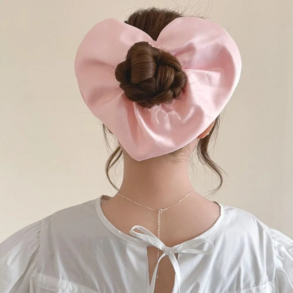 

Trendy Heart Shape Heart Hair Rope Love Oversize Large Satin Hair Scrunchies Korean Style Hair Tie Exaggerated Hair Ring Daily