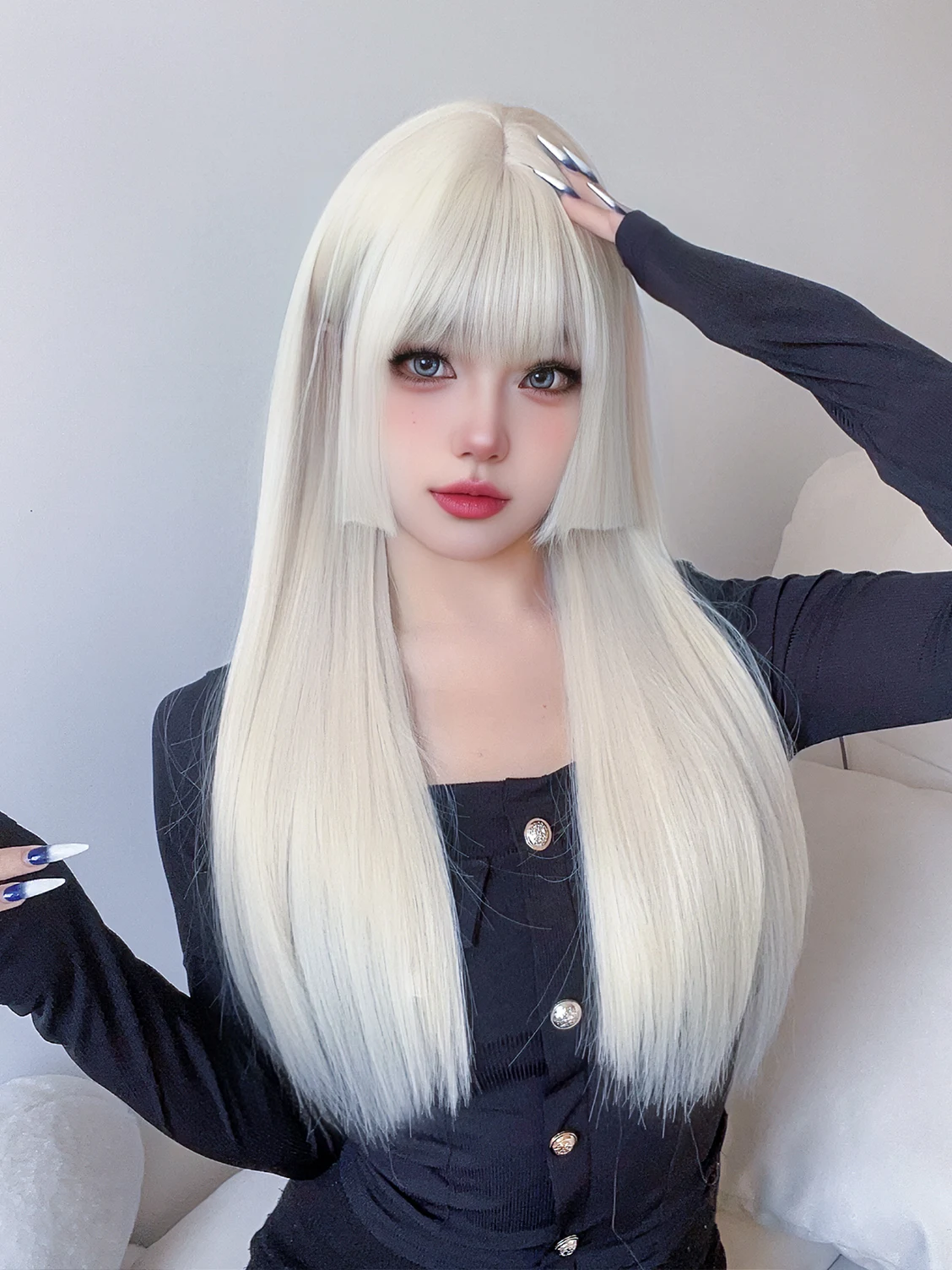 Wig sintetik Lolita pirang putih 26 inci dengan Wig panjang lurus alami untuk wanita Wig Cosplay tahan panas potongan Hime