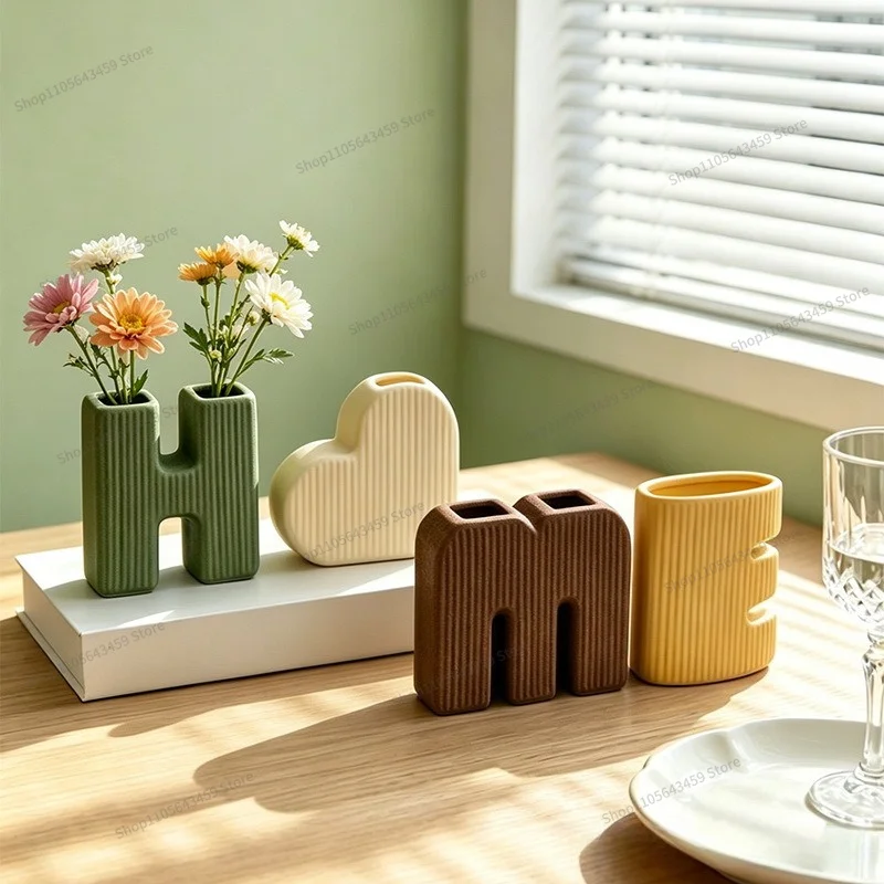 For light luxury high sense HOME a set of letter ceramic vase wedding room decoration ornament