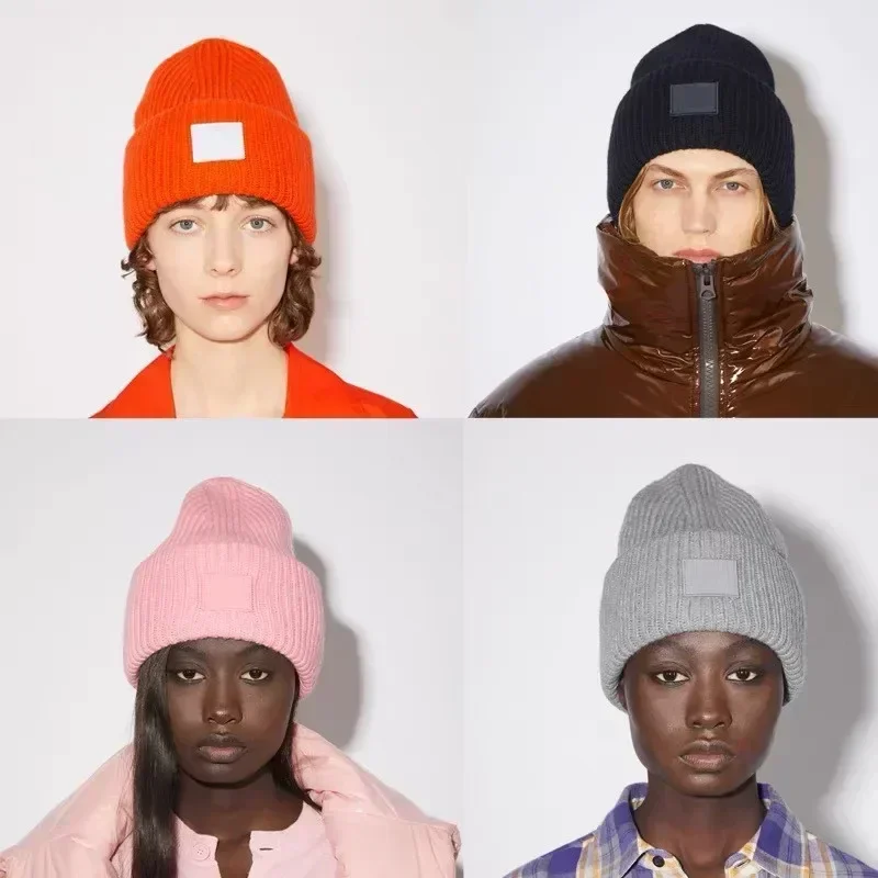 

MINISO Шапка с улыбкой