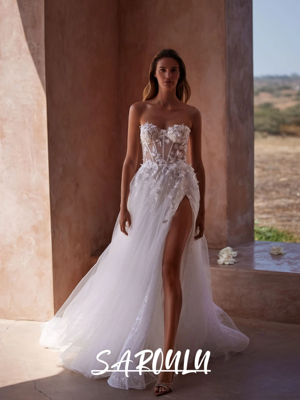 

Magnificent A Line Sheer Wedding Dress Floral Appliques Corset Customized Bridal Gown With High Slit Romantic Beach Bride Wear