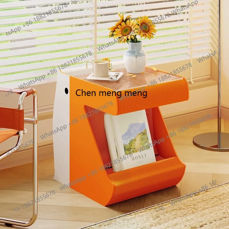 

Светлый роскошный диван для гостиной, небольшой журнальный столик, креативная художественная мини-прикроватная стойка