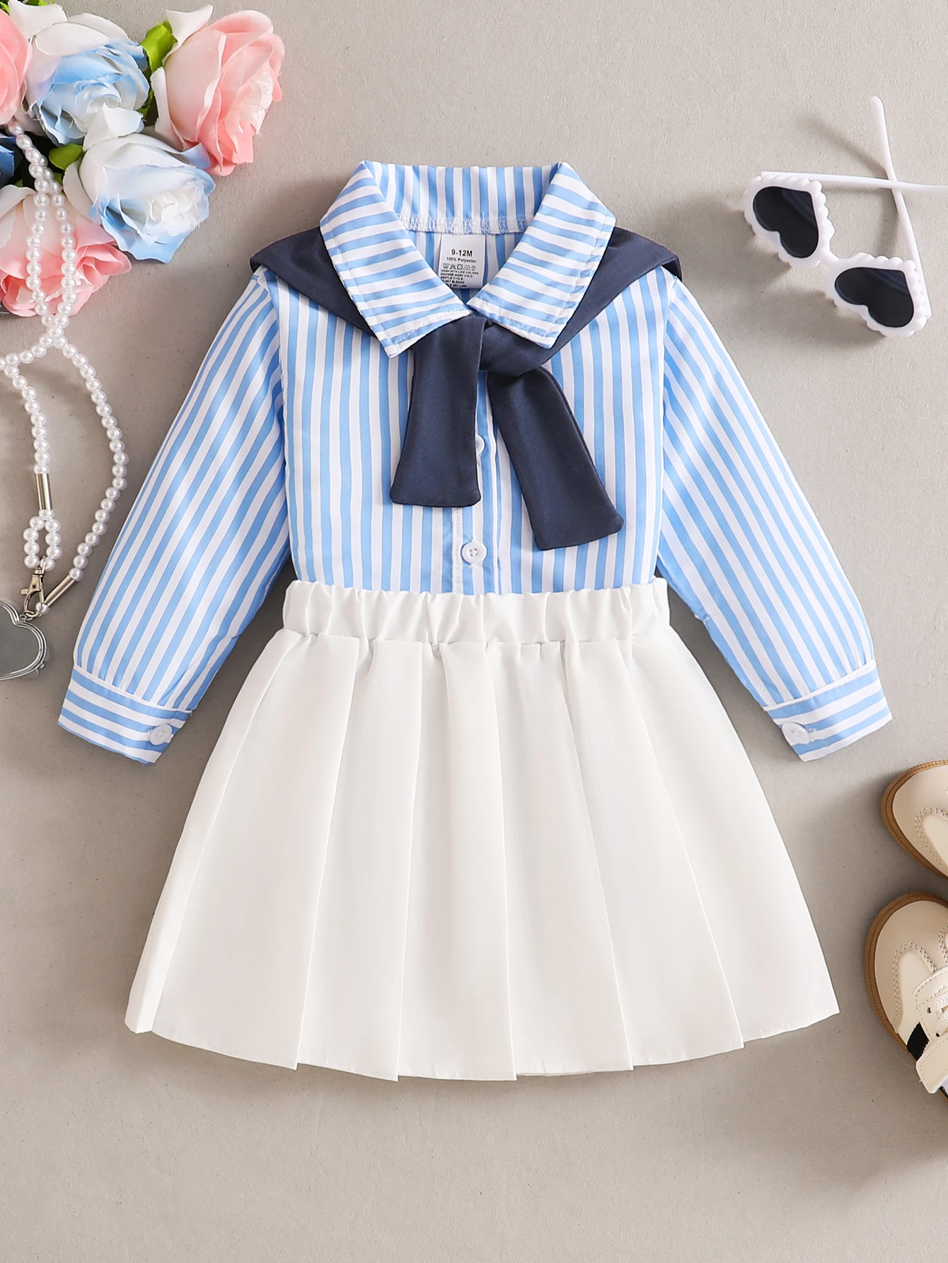 3-teiliges Set für Babymädchen, Frühling und Herbst, dünner Rockanzug, Baby-Mädchen-Strickjacke mit Revers, blau-weiß gestreiftes Langarmshirt + einfarbiger Faltenrock + schwarze Weste, dreiteiliges