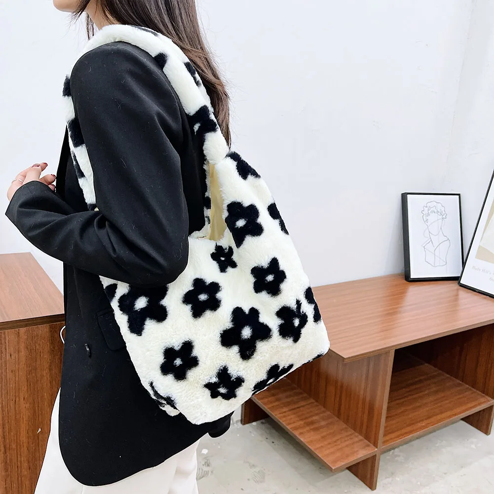 Plush Bag Winter Soft Fluffy Shoulder Bag Women Checkerboard Print Fur Tote Bag Large Capacity for Autumn Winter Shoulder Bag