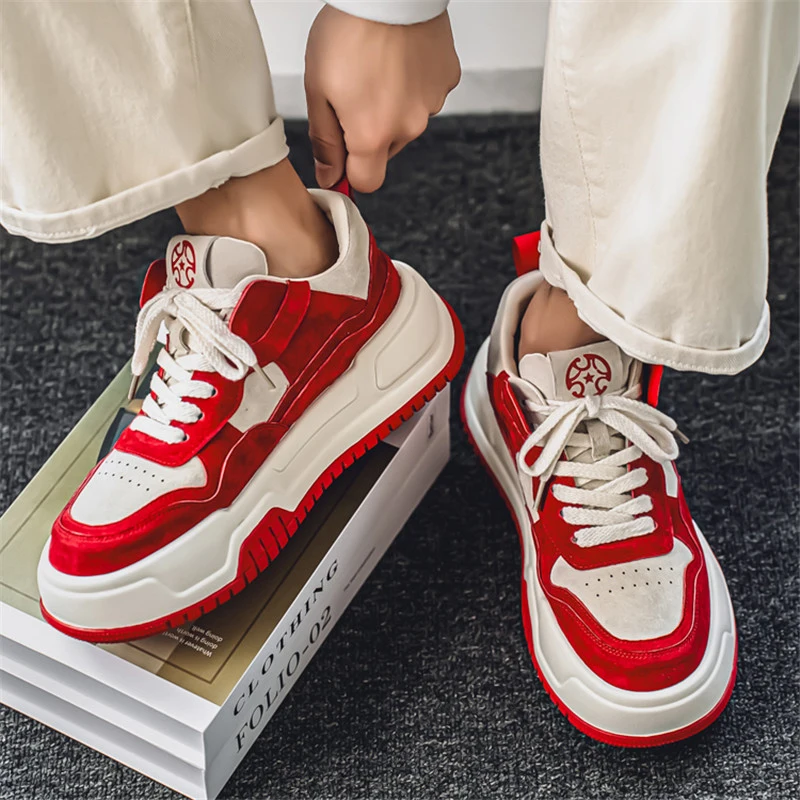 2025 حذاء قماش رجالي موضة أحذية رياضية مريحة الشقق في الهواء الطلق الذكور أحذية رياضية تنفس الربيع الصيف أحذية رياضية عالي الكعب