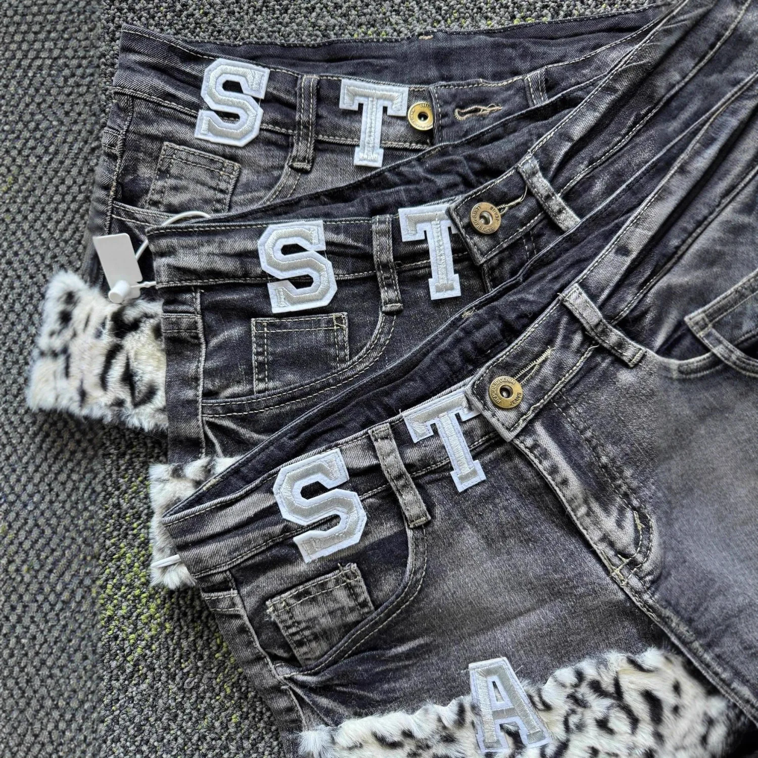 Women Jeans Shorts 2026 Summer Women's American Y2K Shibuya Letter Leopard Print Denim Shorts Slim Waist Streetwear Hot Pants