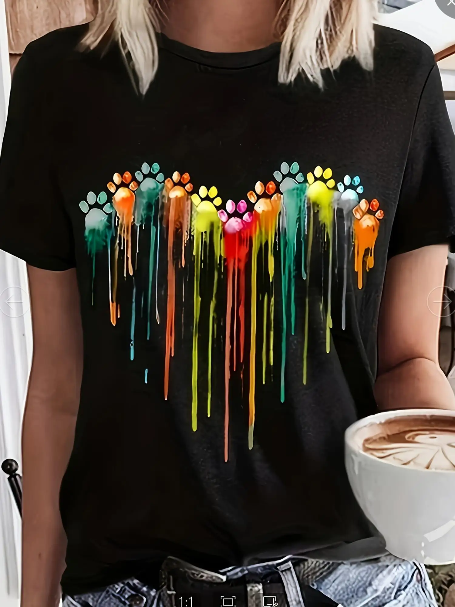 Camiseta feminina colorida com estampa de coração e gola redonda – design artístico de pata e gotejamento, camiseta casual de manga curta para primavera e verão