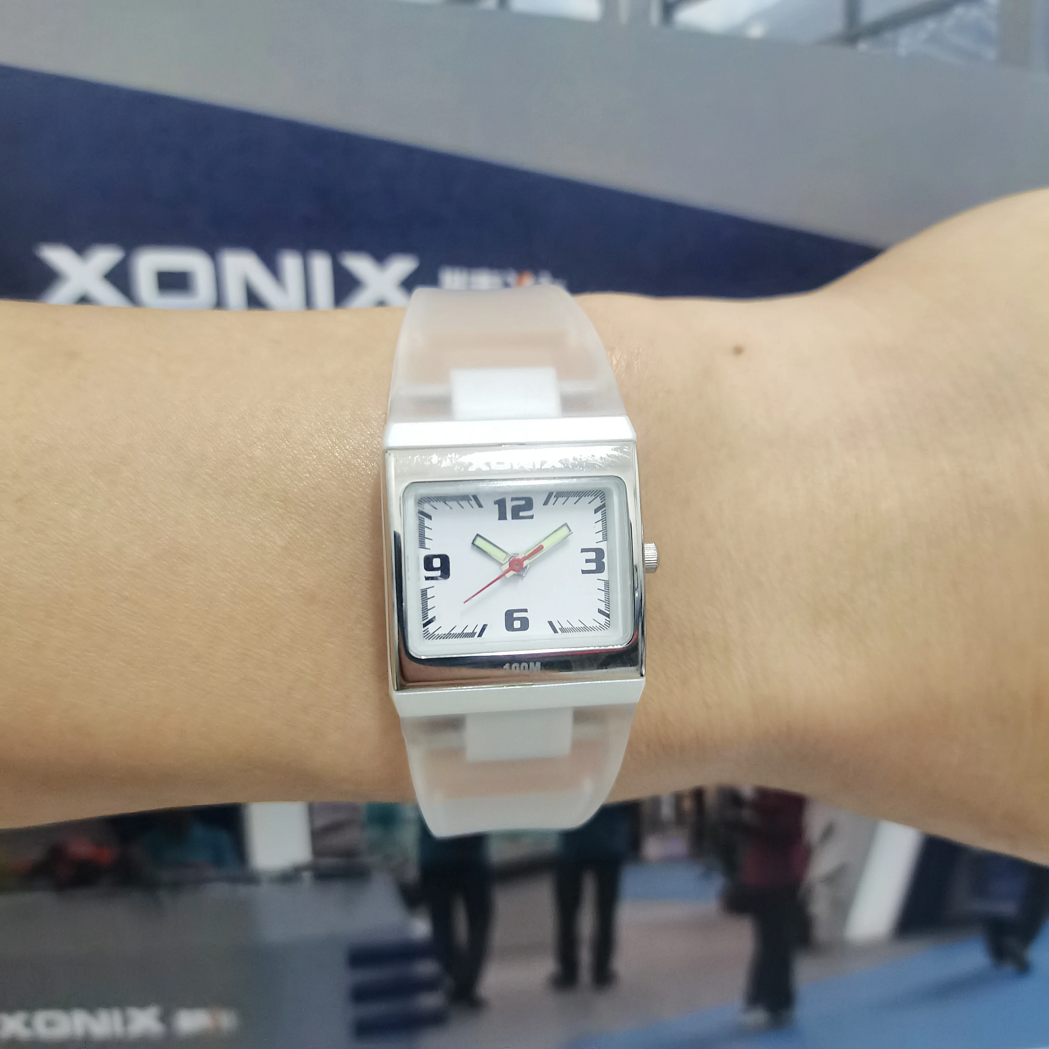XONIX Women Fashion Student Sports Swimming Watch Junior High School Female Student Quartz Pointer Waterproof 100M YF