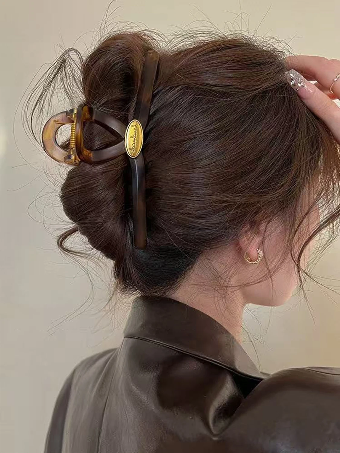 1 Stück Elegante Haarspange mit Schildpattmuster und goldenem Etikett, Damen Haarklammer für hochwertige Frisuren – Detail 2