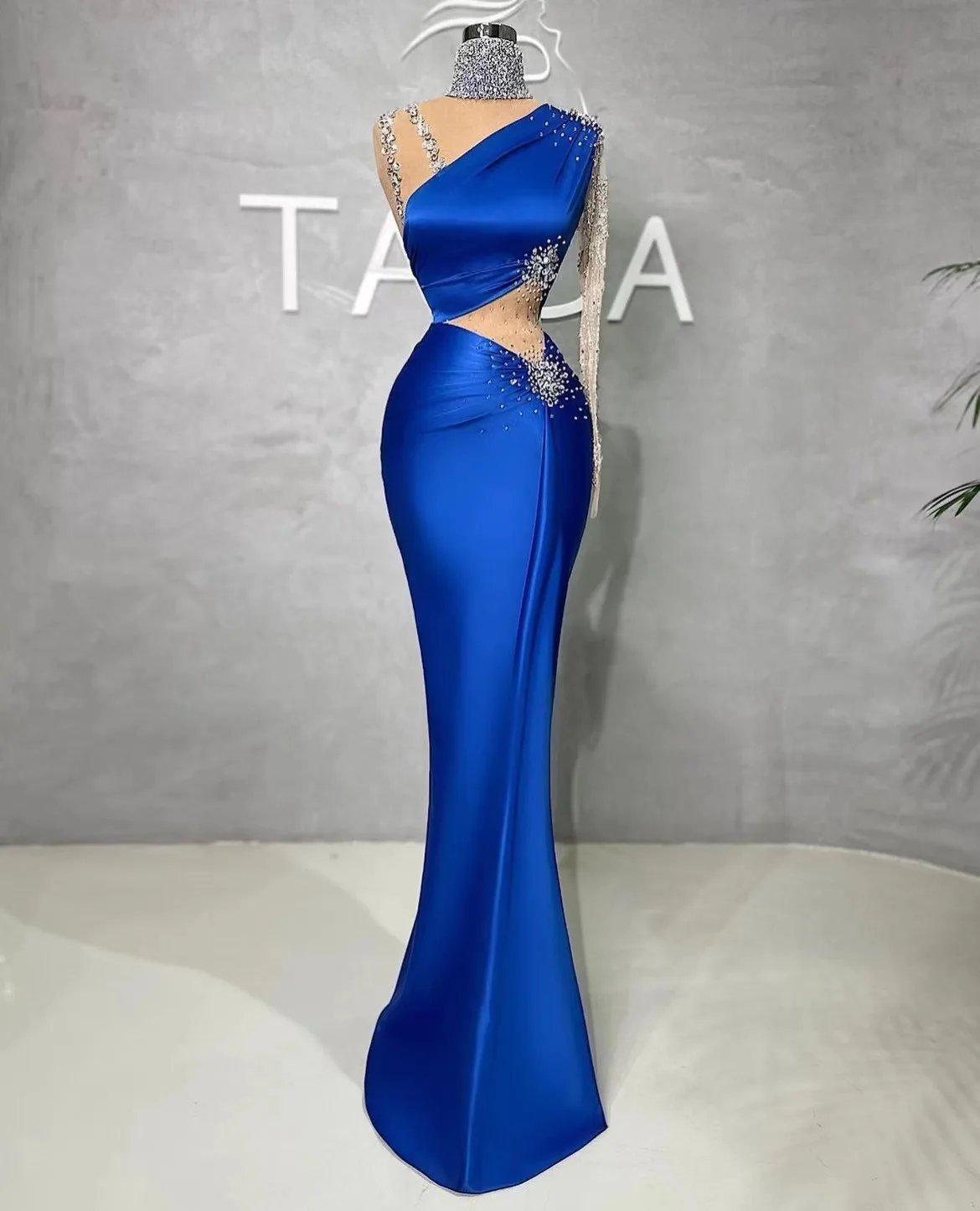 Elegant Royal Blue Prom Gowns Rhinestone Appliques Long Sleeves High Neck Arabic Evening Party Dresses Custom Robes De Soirée