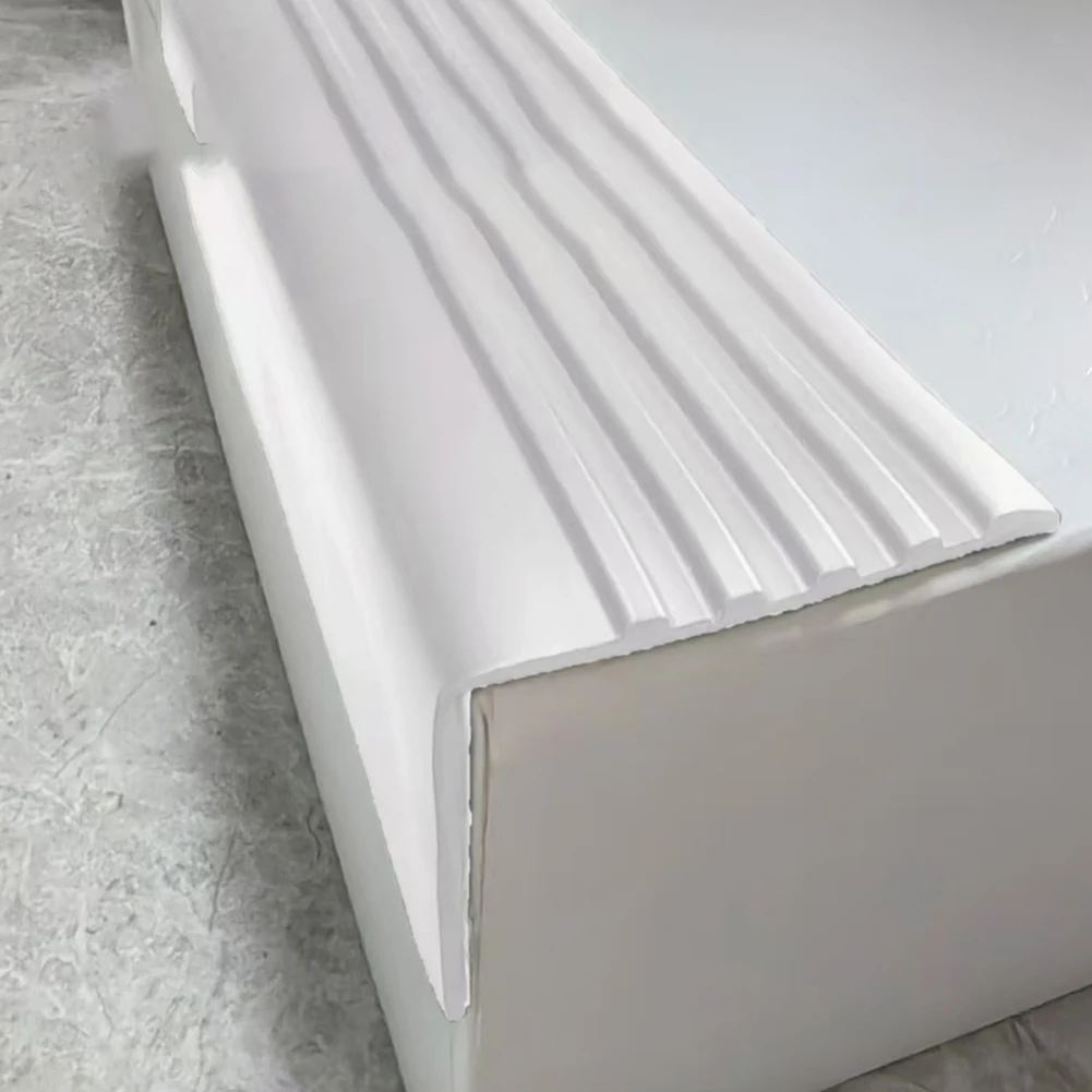 شريط لاصق ذاتي غير قابل للانزلاق سهل التركيب قبضة ممتازة منطقة حركة عالية مناسبة 5*4.8*300 سنتيمتر 1.97*1.89 بوصة * 10ft