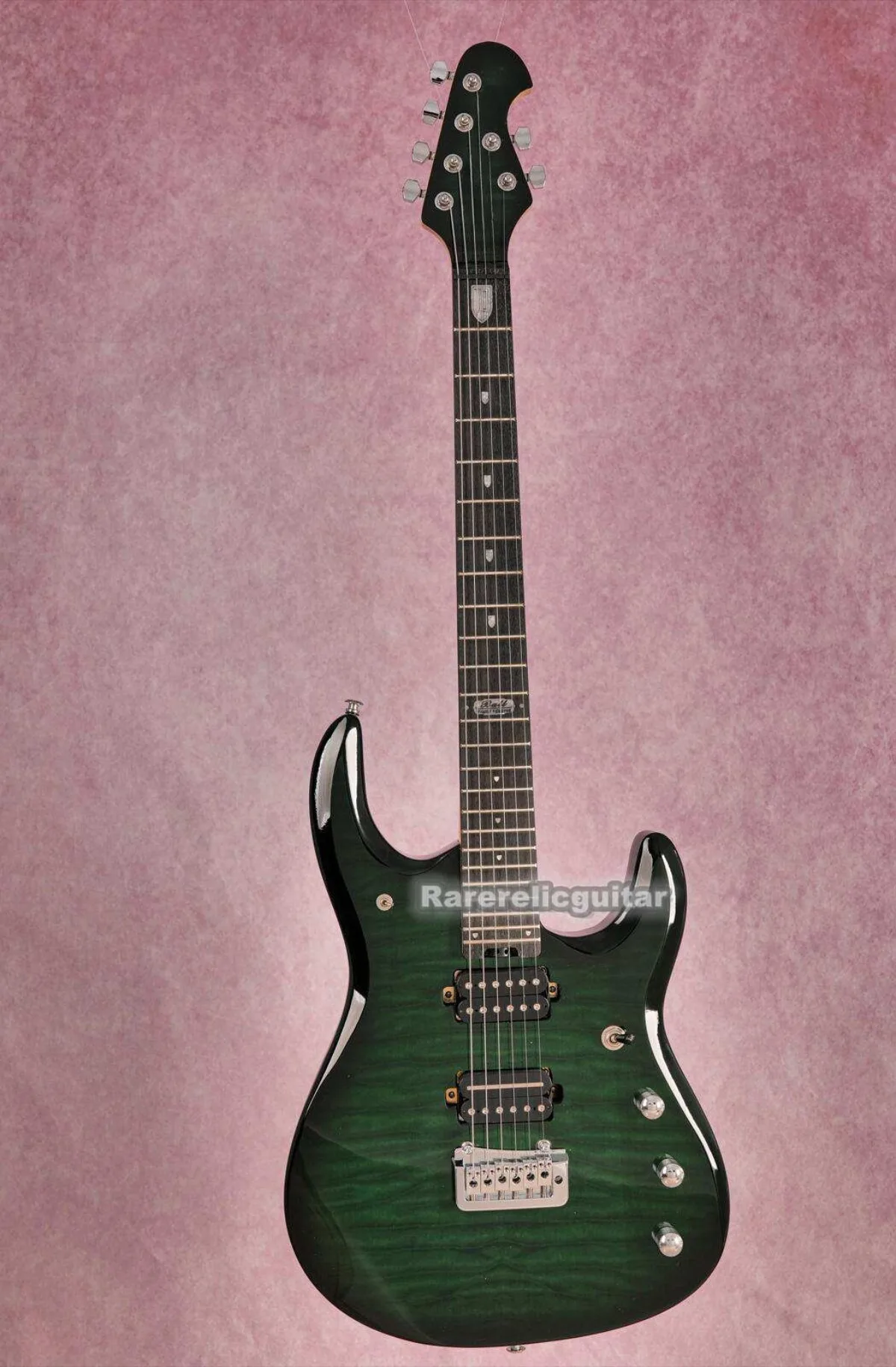 

Электрогитара Custom John Black Burst Green с верхней декой из стеганого клёна, тремоло-бридж Musicmaster JP6, хромированная фурнитура
