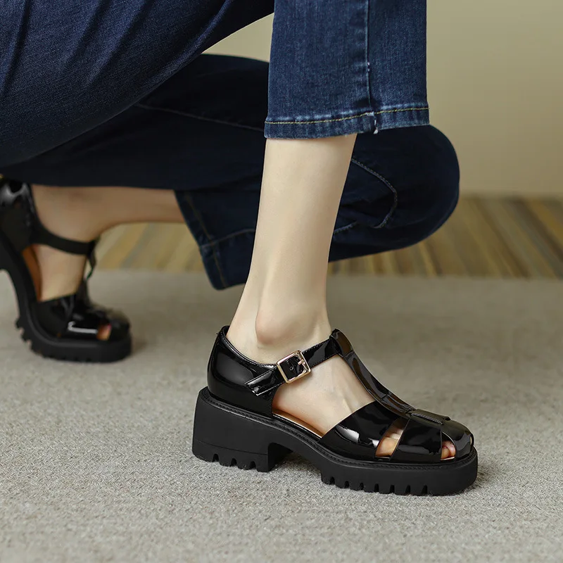 2023 New Summer High Quality Pu Leather Roman Thick Sole Sandal Female Hollow Thick Sole Platform High Heel Roman Shoe Female