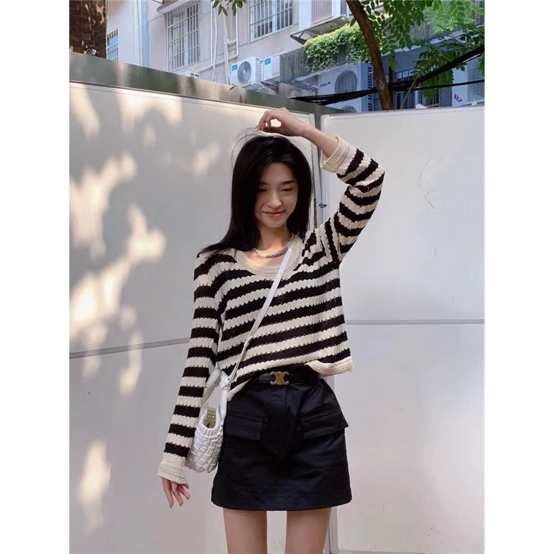 デザインセンセーション レトロストライプニットウェア 透かし彫り ルーズ ラジースタイルトップ 春秋新作 レディースプレミアムセーター